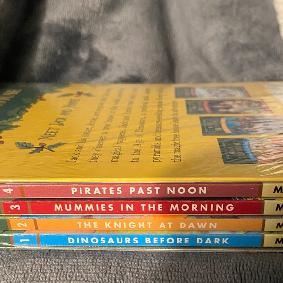 Magic Tree House Books 1-4 Set - Picture 3 of 3